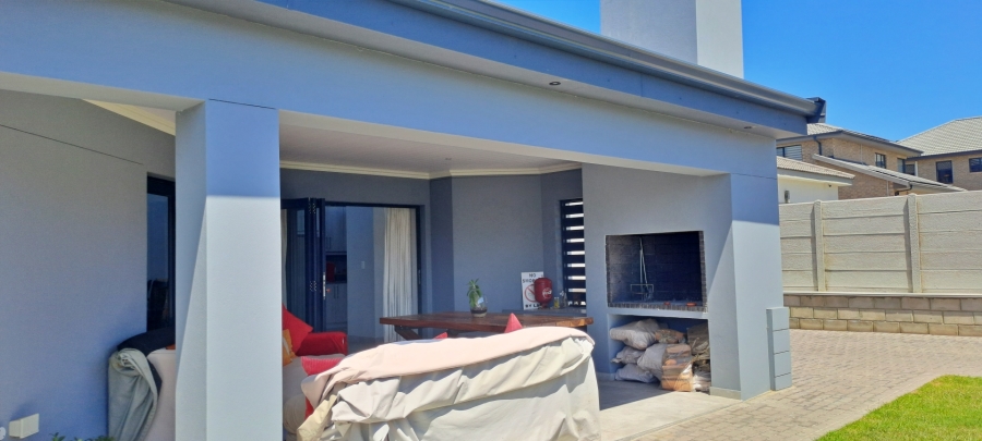 2 Bedroom Property for Sale in Reebok Western Cape